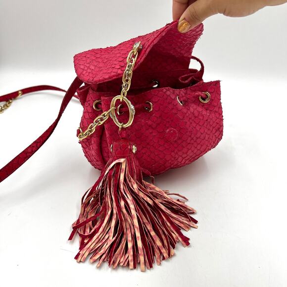 Henri Bendel Small Drawstring Bucket Crossbody Tassel Fish Leather Emboss Pink - Picture 8 of 13